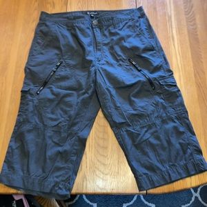 Mens 18” messenger shorts.  36W